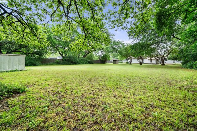 2103 Pecandale Drive, Arlington, TX 76013