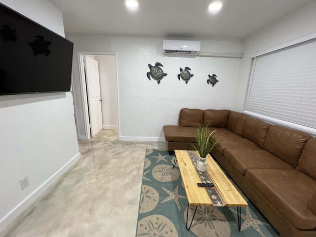 2648 NE 15th Terrace, Pompano Beach, FL 33064