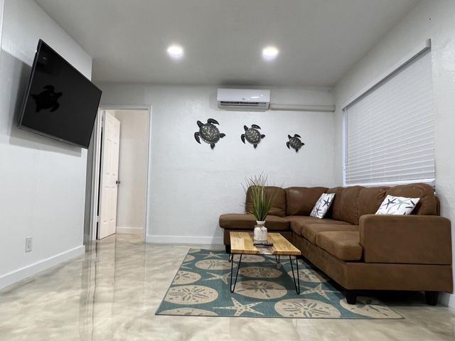 2648 NE 15th Terrace, Pompano Beach, FL 33064