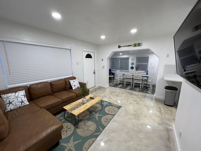 2648 NE 15th Terrace, Pompano Beach, FL 33064