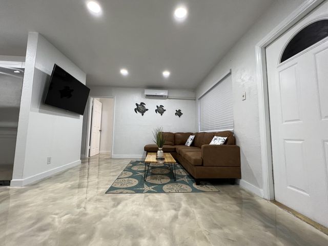 2648 NE 15th Terrace, Pompano Beach, FL 33064