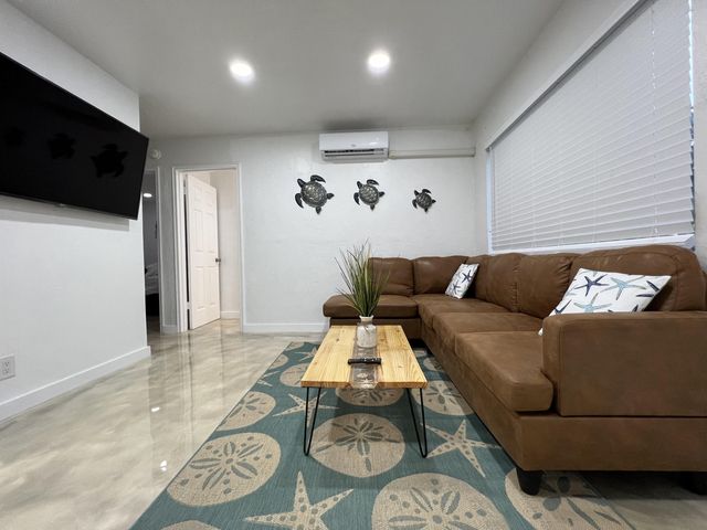 2648 NE 15th Terrace, Pompano Beach, FL 33064