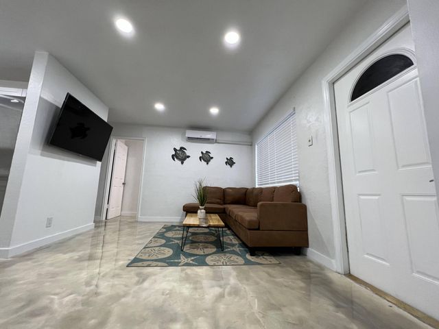 2648 NE 15th Terrace, Pompano Beach, FL 33064