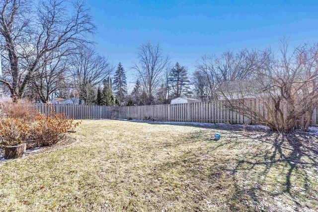 808 RIDGEWAY BOULEVARD, De Pere, WI 54115