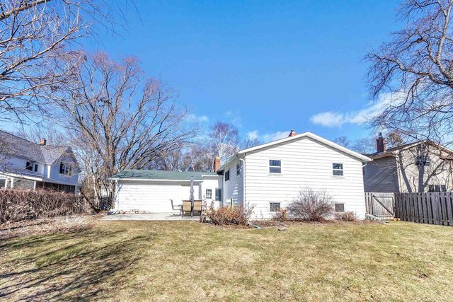 808 RIDGEWAY BOULEVARD, De Pere, WI 54115