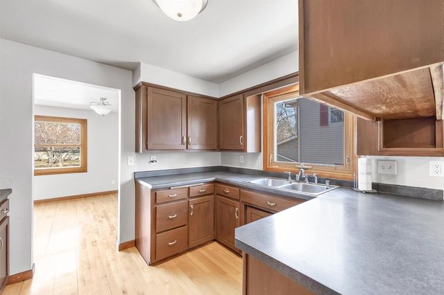 808 RIDGEWAY BOULEVARD, De Pere, WI 54115