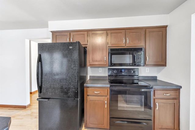 808 RIDGEWAY BOULEVARD, De Pere, WI 54115