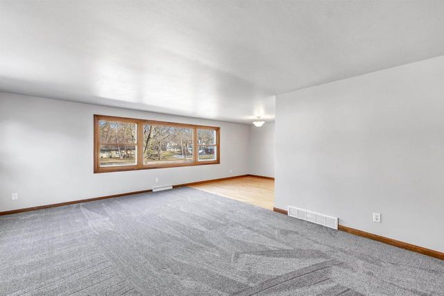 808 RIDGEWAY BOULEVARD, De Pere, WI 54115