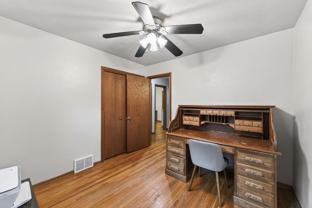 49 Flandrau Place, Saint Paul, MN 55106