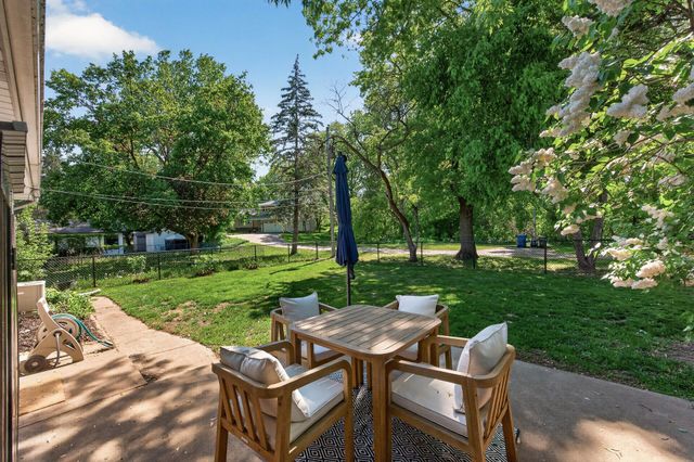49 Flandrau Place, Saint Paul, MN 55106