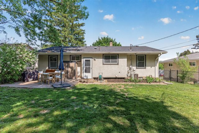 49 Flandrau Place, Saint Paul, MN 55106