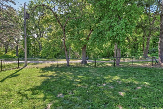 49 Flandrau Place, Saint Paul, MN 55106