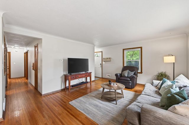 49 Flandrau Place, Saint Paul, MN 55106