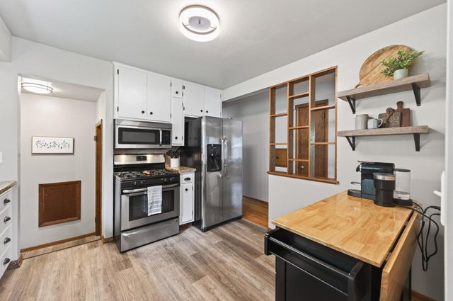 49 Flandrau Place, Saint Paul, MN 55106