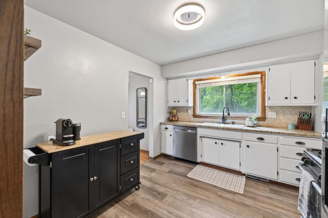 49 Flandrau Place, Saint Paul, MN 55106