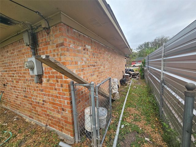 1623 Debeney Drive, Houston, TX 77039