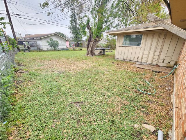 1623 Debeney Drive, Houston, TX 77039