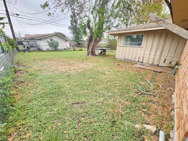 1623 Debeney Drive, Houston, TX 77039