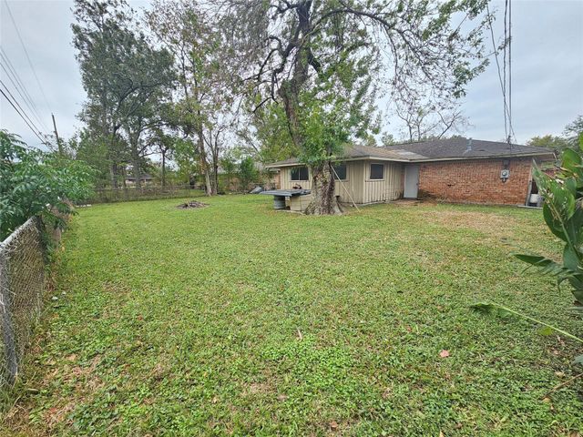 1623 Debeney Drive, Houston, TX 77039