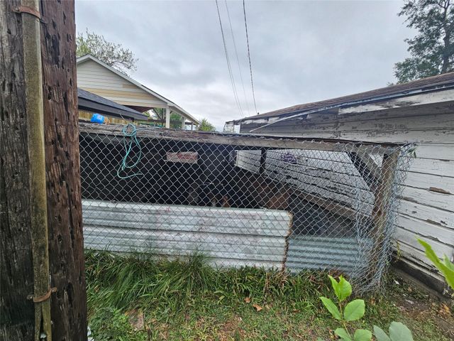 1623 Debeney Drive, Houston, TX 77039