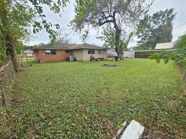 1623 Debeney Drive, Houston, TX 77039