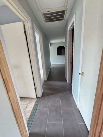 1623 Debeney Drive, Houston, TX 77039