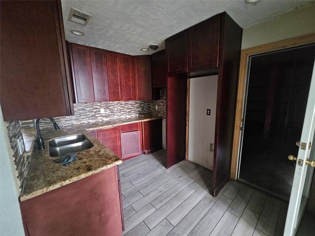 1623 Debeney Drive, Houston, TX 77039