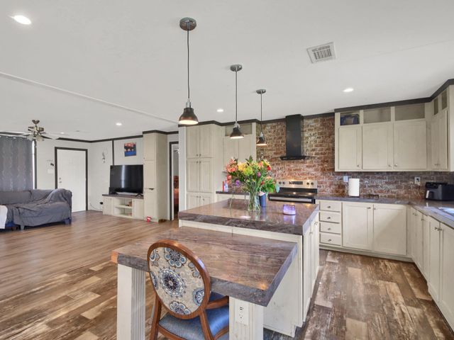 271 Alma LN, Kyle, TX 78640