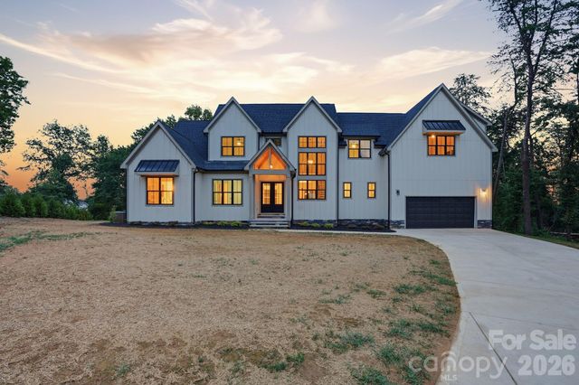 301 Spanish Oak Lane, Gastonia, NC 28056