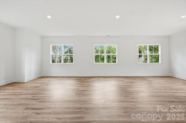 301 Spanish Oak Lane, Gastonia, NC 28056