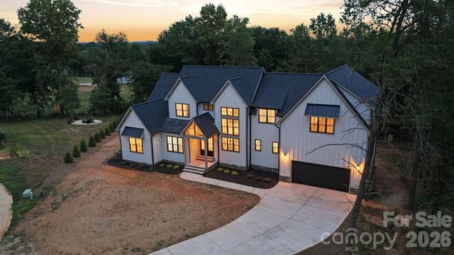 301 Spanish Oak Lane, Gastonia, NC 28056