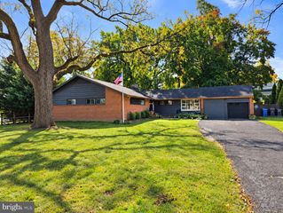 1052 KINGSLEY RD #, Jenkintown, PA 19046