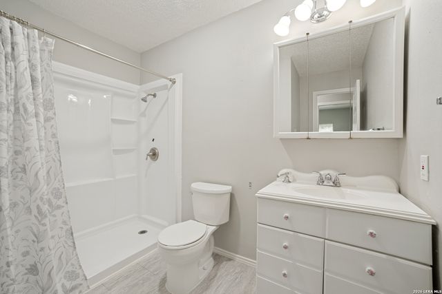 2922 Ash Field Dr, San Antonio, TX 78245