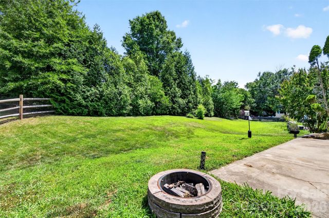 142 Elrosa Road, Mooresville, NC 28115