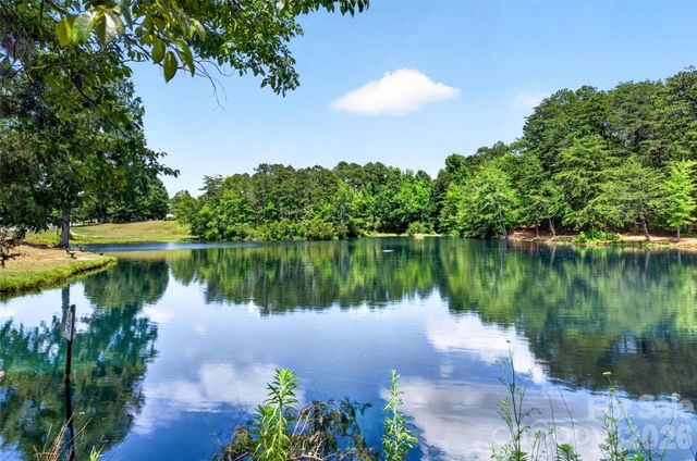 142 Elrosa Road, Mooresville, NC 28115