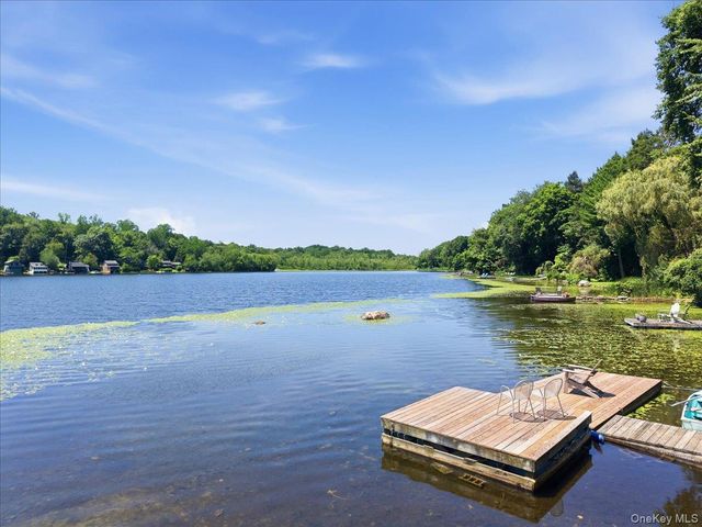 56 Twin Lakes Road, South Salem, NY 10590
