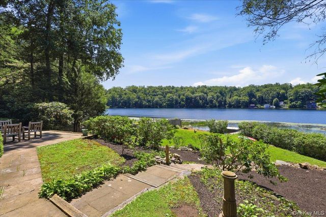 56 Twin Lakes Road, South Salem, NY 10590