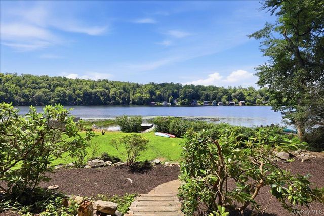 56 Twin Lakes Road, South Salem, NY 10590