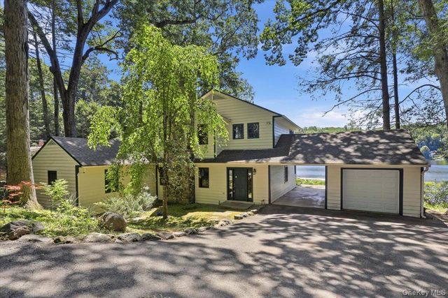 56 Twin Lakes Road, South Salem, NY 10590