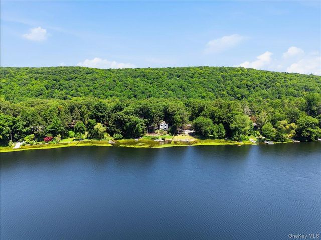 56 Twin Lakes Road, South Salem, NY 10590