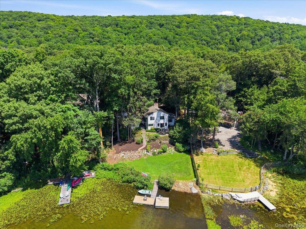 56 Twin Lakes Road, South Salem, NY 10590