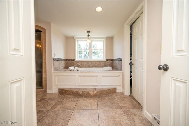 3555 W South Range Road, Columbiana, OH 44408