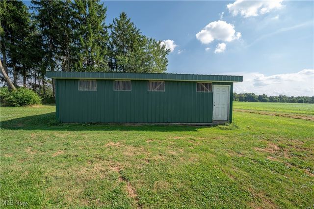 3555 W South Range Road, Columbiana, OH 44408