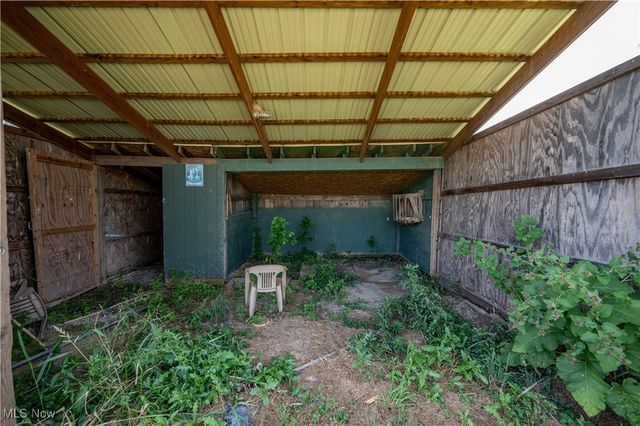 3555 W South Range Road, Columbiana, OH 44408