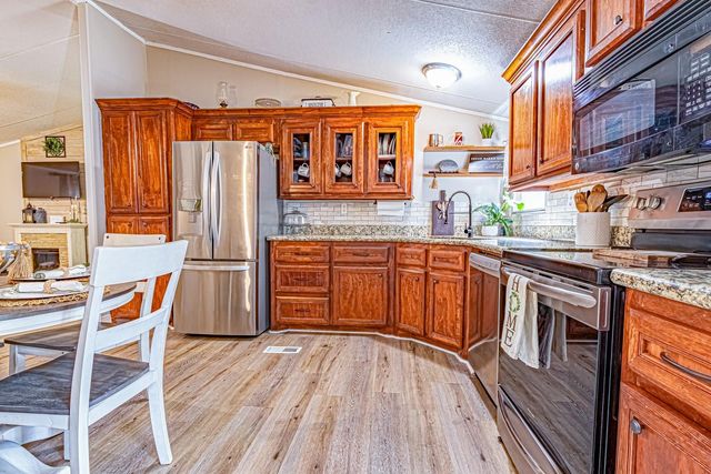 111 Samantha Lane, Huntsville, TX 77340