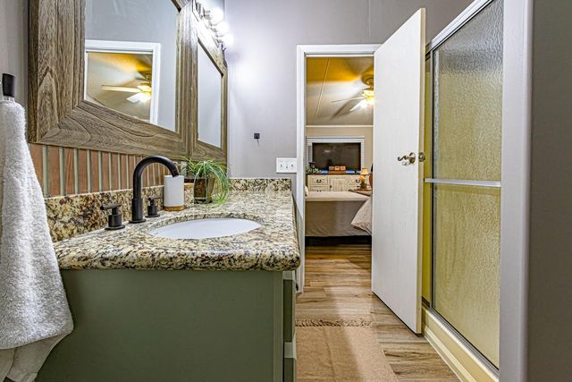 111 Samantha Lane, Huntsville, TX 77340