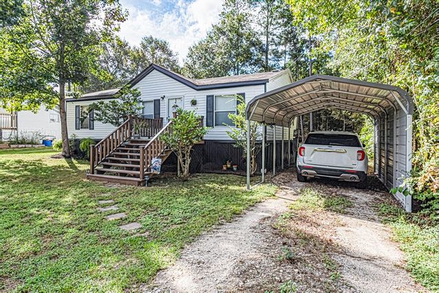 111 Samantha Lane, Huntsville, TX 77340