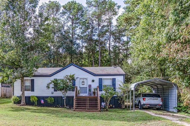 111 Samantha Lane, Huntsville, TX 77340