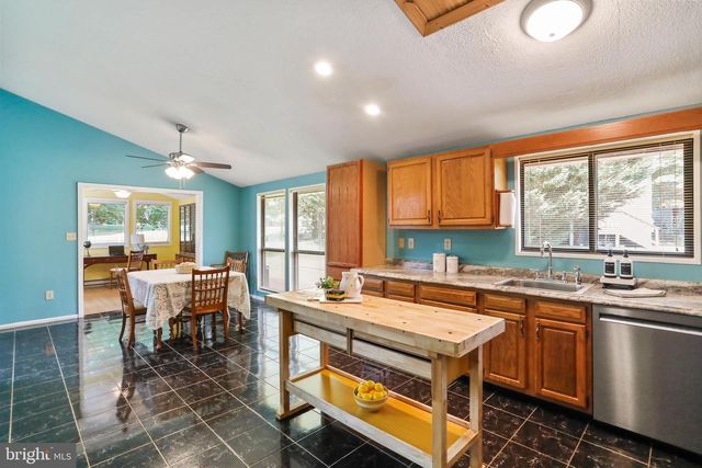 239 THE WOODS RD, Hedgesville, WV 25427