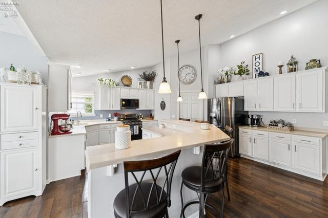 1235 Cherokee, Vermilion, OH 44089